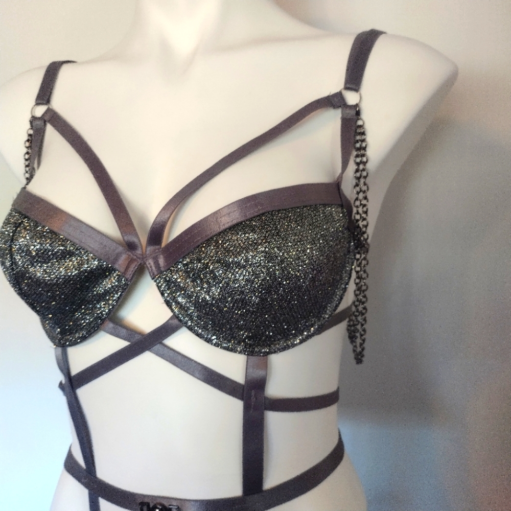 YANDY Metallic Glitter n' Chains Thong Bodysuit in Gunmetal size M